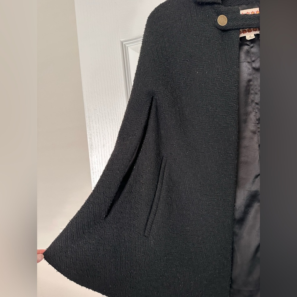 Black Cape Coat - Picture 2 of 7